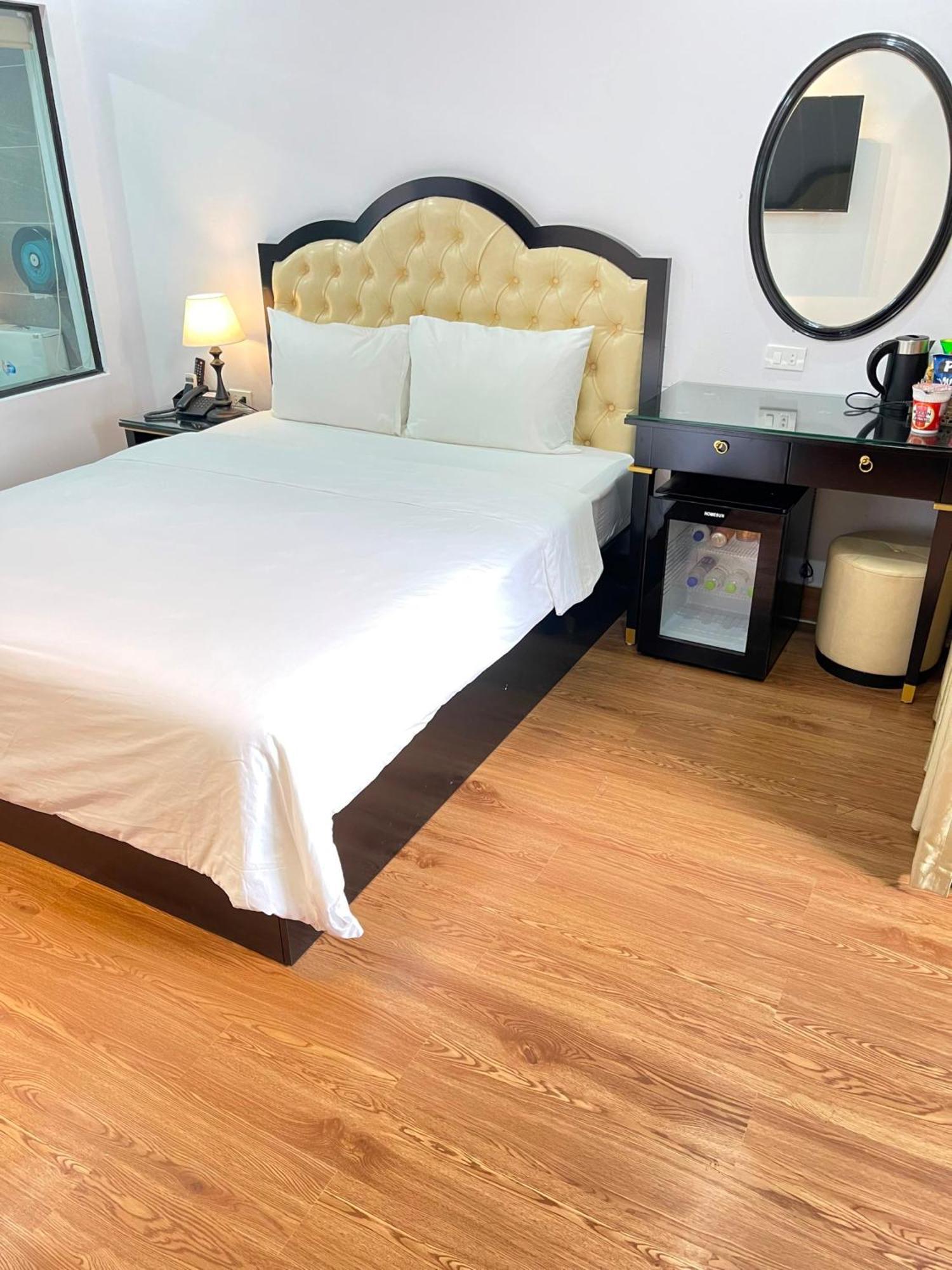 Nhat Tan Hotel Hanoi Kültér fotó